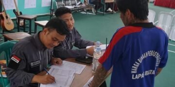 Para Narapidana LAPAS Batang Gunakan Hak Konstitusi Pemilu 2024 Dengan Penuh Haru