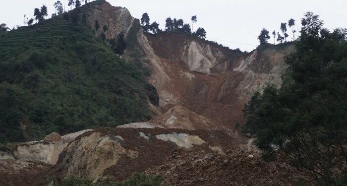Bukit Siglagah Batang Masih Longsor Lanjutan, BPBD Batang Minta Warga Tetap Waspada