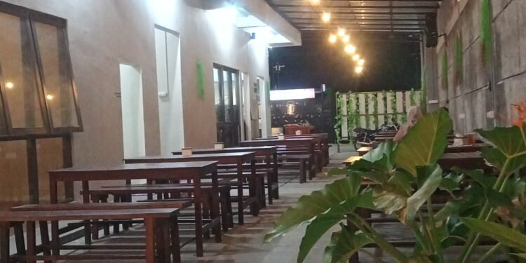 GELIAT EKONOMI DI KOMPLEKS MAKAM SAPURO PEKALONGAN