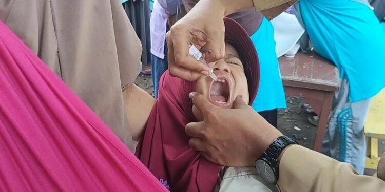 Pemerintah kabupaten Batang Melakukan Imunisasi Polio ke 58.011 anak