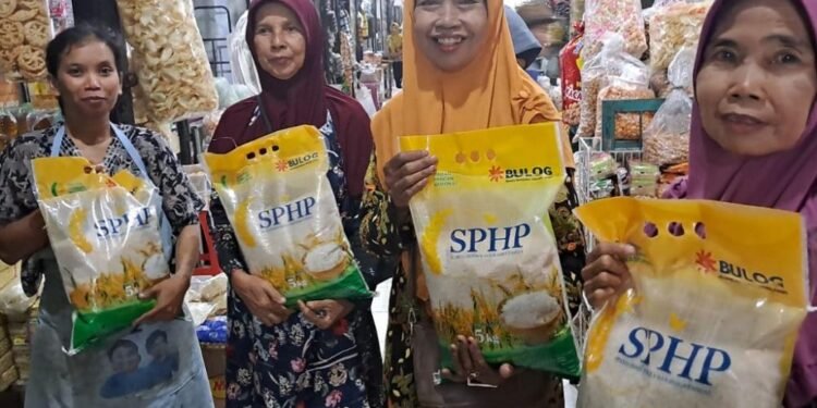 Upaya Stabilkan Harga Beras, 20 Ton Beras PSPHP Pasok Pasar Batang dan Limpung