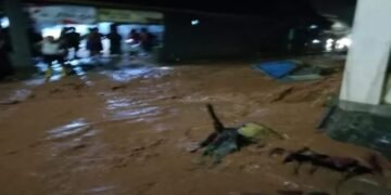 Banjir Bandang Terjang Desa Di Pekalongan Puluhan Rumah Rusak dan 2 Orang Hanyut