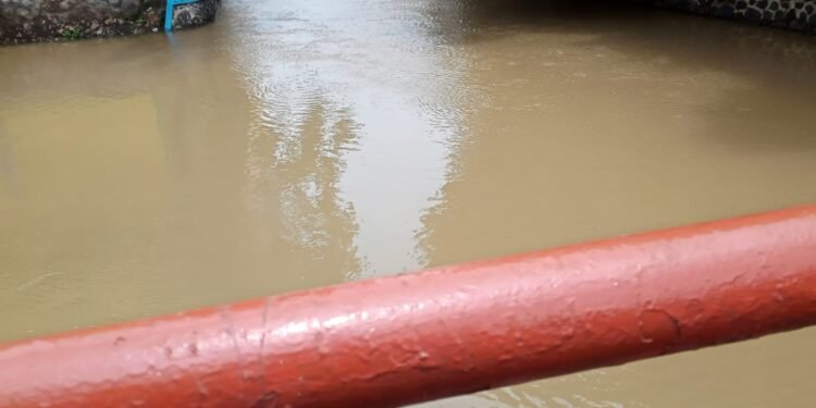 Beberapa Titik Di Batang Area Kota Terendam Banjir.