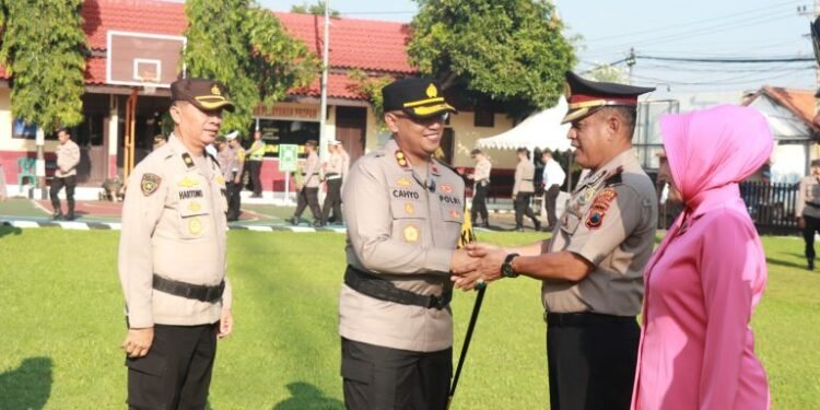 Pemimpin Kepolisian Kabupaten Batang Memimpin Acara Kenaikan Pangkat Dalam Periode Pengabdian 1 Maret 2024