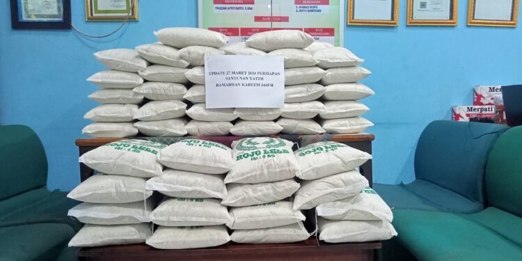 Yayasan Bangun Pemuda Indonesia Batang Bagikan Zakat ke 65 Mustahik