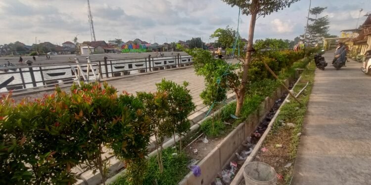 Muara Kali Sambong menjadi Spot Wisata Gratis Dalam Kota