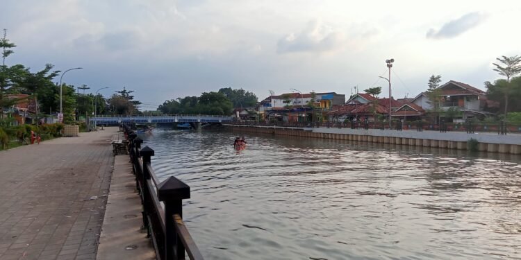 Muara Kali Sambong menjadi Spot Wisata Gratis Dalam Kota