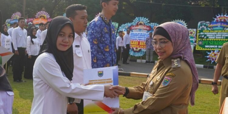 1.517 PPPK TERIMA SK, PJ BUPATI BATANG TEGASKAN TENTANG NETRALITAS DAN PROFESIONALITAS KERJA