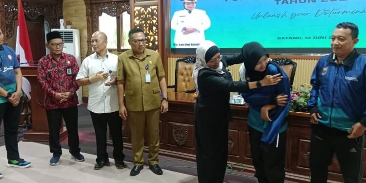 Pj Bupati Batang Beri Semangat Atlet Muda Batang untuk Popda 2024