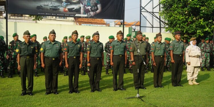 Untuk Kedua Kalinya DANDIM 0736/Batang Berikan Penghargaan Kepada Anggotanya Yang Berpretasi