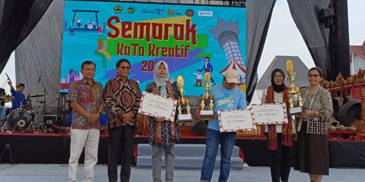 Pemkab Batang Raih Juara 3 Stan Terbaik KaTa Kreatif