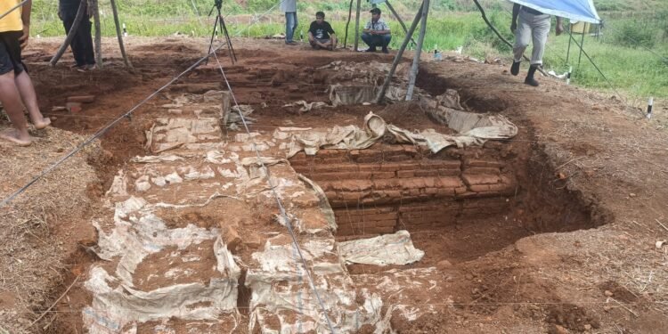 Candi Bata Tertua di Batang Mulai Diekskavasi Oleh BRIN