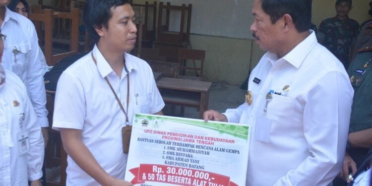 Pj Gubernur Jateng Sambangi Korban Gempa di Batang