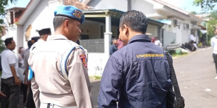 Pj Gubernur Jateng Sambangi Korban Gempa di Batang