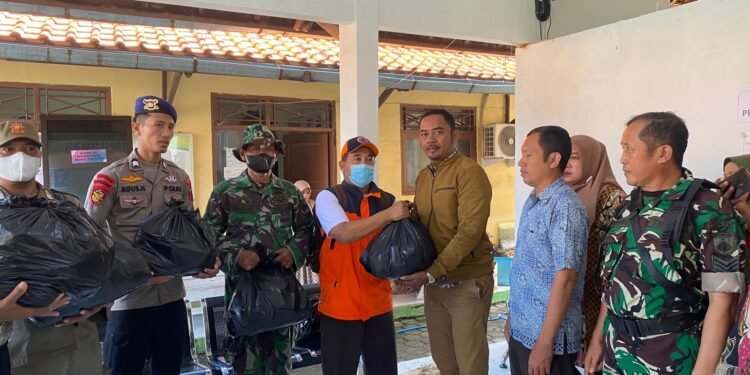 BPBD Batang Distribusikan 271 Paket Sembako Langsung Selama 3 Hari