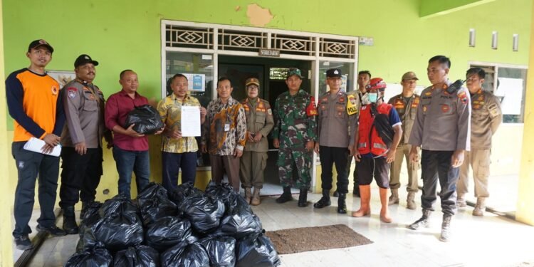 BPBD Batang Distribusikan 271 Paket Sembako Langsung Selama 3 Hari