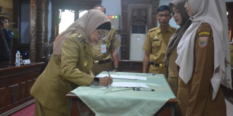 Pj Bupati Batang Minta, Kepada Pejabat Baru Dilantik Bekerjasama Membangun Kabupaten Batang