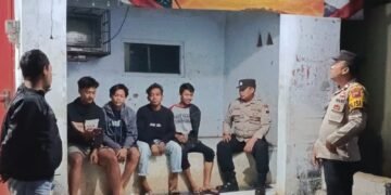 Jaga Kamtibmas, Polisi Sambangi Warga Desa Selopajang Barat