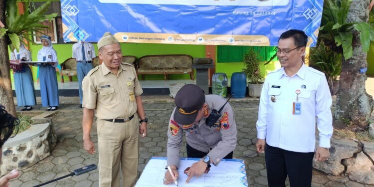 Sinergi Kepolisian, BNNK dan Guru di Batang: Edukasi Bahaya Narkoba di Lingkungan Pendidikan