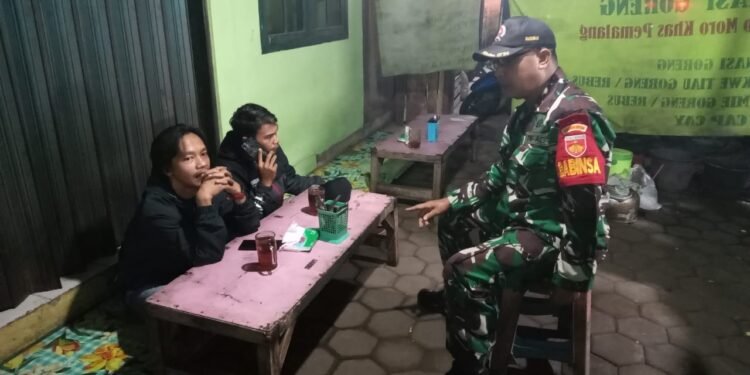 Melalui Komsos Babinsa Berikan Edukasi Bahaya Judi Online pada Warga Binaan