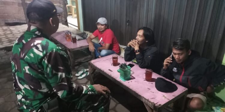 Melalui Komsos Babinsa Berikan Edukasi Bahaya Judi Online pada Warga Binaan