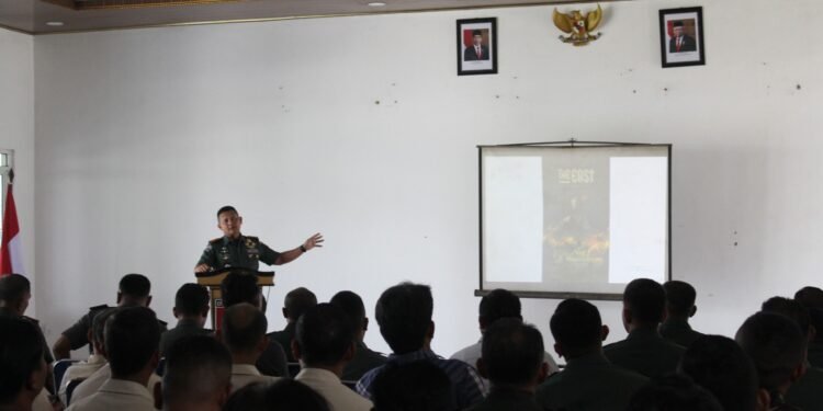 Anggota Kodim 0736/Batang Gelar Nonton Bareng Film The East (Sang Timur)