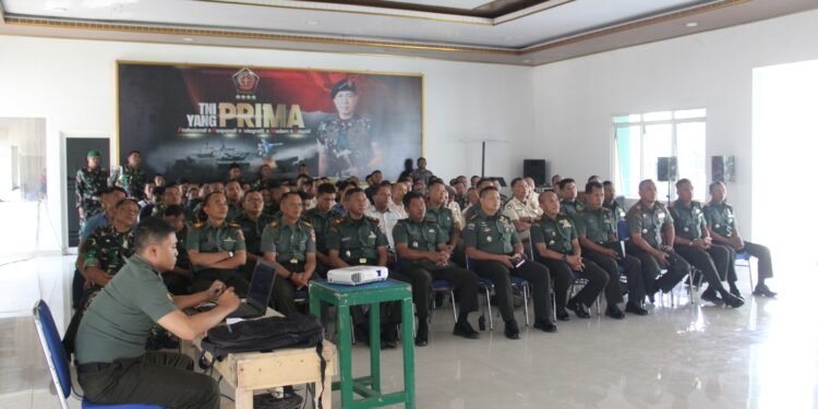 Anggota Kodim 0736/Batang Gelar Nonton Bareng Film The East (Sang Timur)