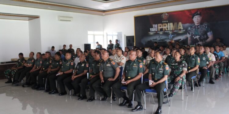 Anggota Kodim 0736/Batang Gelar Nonton Bareng Film The East (Sang Timur)