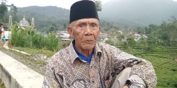 Warga Pacet Mengapresiasi Kegitan Program TNI Manunggal Membangun Desa Reguler Ke 121