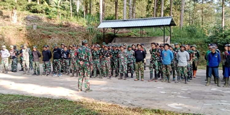 Sebelum Melaksanakan Tugas Personil Satgas TMMD Reguler Ke – 121 Melaksanakan Apel Pagi