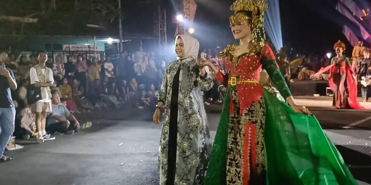 Tampil Memukau, Batik Night Carnival Suguhkan Karya Wulan Vellea