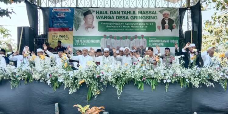 Khaul Ke-34 dan Haul Kiai Mabrur ke-28 di Desa Gringsing