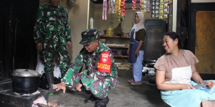 Dansatgas TMMD Reguler Ke – 121 Mengecek Dapur TMMD