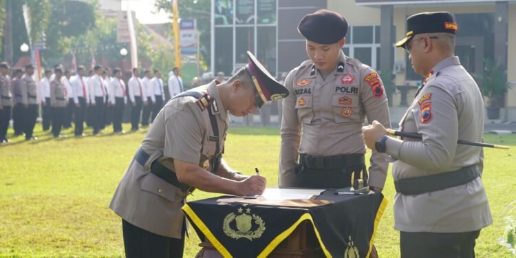 Demi Meningkatkan Kondisi KAMTIBMAS POLRES Batang lakukan Mutasi Dan Rotasi Jabatan