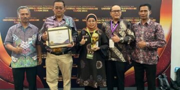 Mendapatkan Dukungan DPRD, Pj Bupati Batang Raih Penghargaan UHC Award 2024