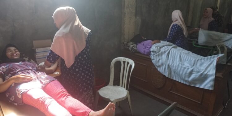 Antusias Masyarakat Ikuti Pelayanan KB Gratis di Lokasi TMMD Reguler Ke 121 Desa Pacet