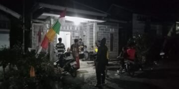 Ingin Tampil Lebih Maksimal, Pemuda Pemudi Desa Pacet Berlatih Musik Tong Tong Prek Dimalam Hari