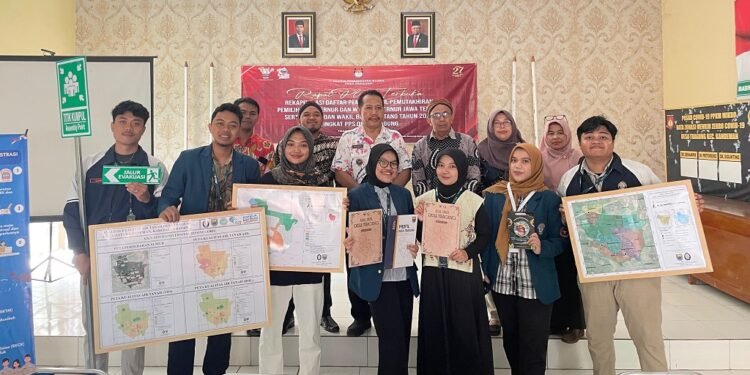 Dukung SDGs Desa, Mahasiswa KKN TIM II Undip Membuat Infografis Alur Pelayanan Administrasi Pemerintah Desa