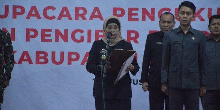 Ucapkan Ikrar Khidmat, 75 Paskibraka Resmi Dikukuhkan Pj Bupati Batang