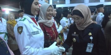 Ucapkan Ikrar Khidmat, 75 Paskibraka Resmi Dikukuhkan Pj Bupati Batang