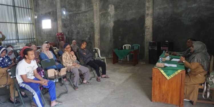 Dinas Kesehatan Berikan Penyuluhan Kesehatan Ke Warga Desa Pacet Dalam Program TMMD