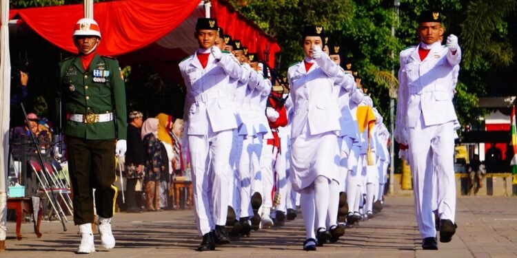 Upacara HUT Ke-79 RI, Pj Bupati Batang Ingin Implementasikan Nilai Pancasila Dalam Kelola Pemerintahan