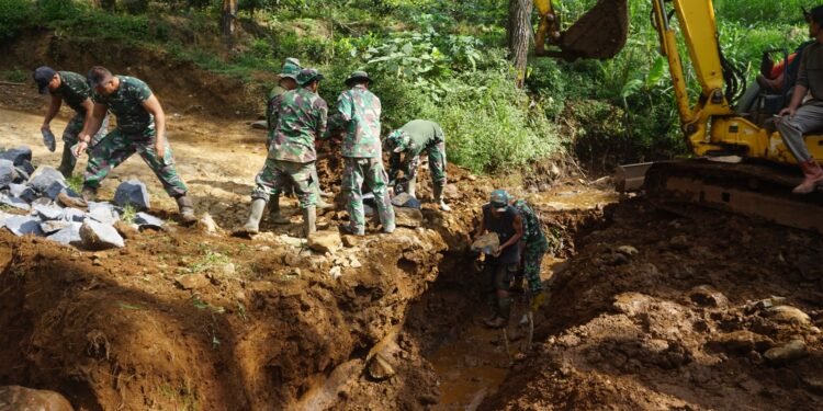 Pembangunan Gorong-Gorong Mulai Di Kebut Satgas TMMD