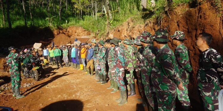 Pasiter Kodim 0736/Batang Memimpin Apel Pengecekan, Sebelum Melaksanakan Pekerjaan di Lokasi TMMD Reguler Ke 121