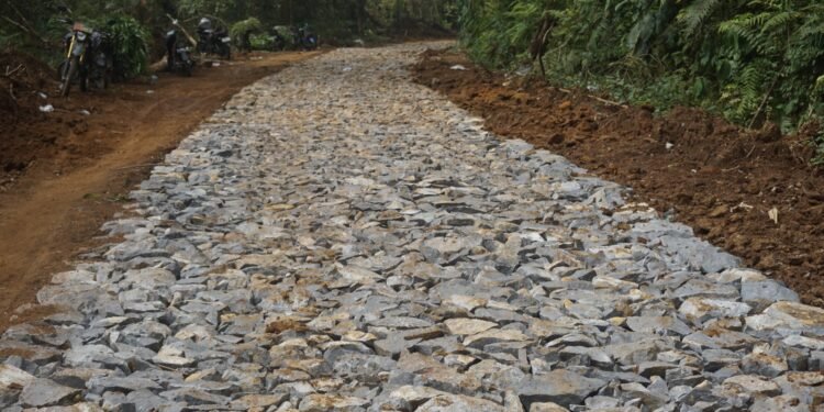 Warga Desa Pacet Senang Jalan Penghubung Antar Desa Akhirya Terwujud