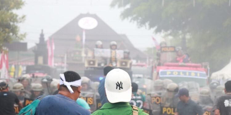 Polres Batang Gelar Latihan Sispamkota Jelang Pilkada Serentak 2024