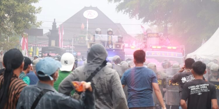 Polres Batang Gelar Latihan Sispamkota Jelang Pilkada Serentak 2024