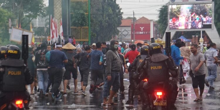 Polres Batang Gelar Latihan Sispamkota Jelang Pilkada Serentak 2024