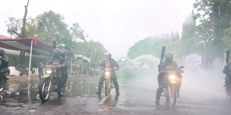 Polres Batang Gelar Latihan Sispamkota Jelang Pilkada Serentak 2024
