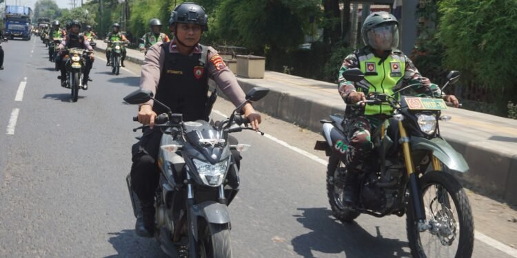 Dandim 0736/Batang Pimpin Langsung Apel Gelar Pasukan Persiapan Pengamanan Pilkada